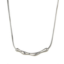 Ketting met sleutelbeenketting van roestvrij staal, unieke hanger, modieuze korte ketting met metalen textuur, cadeau voor vrouwen