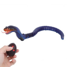 RC Slang Speelgoed, Op Afstand Bestuurbare Slangenratel, Grappig Dierenspeelgoed met USB-oplader, met Tong Spelletje, Blauw