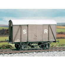 Parkside PC594 SR 12ton Even Planked Ventilated Box Van Kit HO/OO Gauge