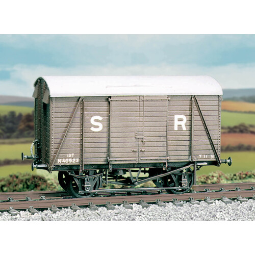 Parkside PC594 SR 12ton Even Planked Ventilated Box Van Kit HO/OO Gauge