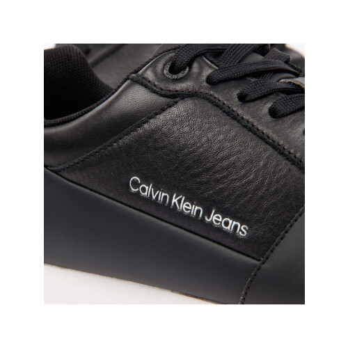 Calvin Klein (122) Authentic 2
