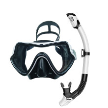 Snorkeling Mask and Breathing Tube Set for Pool Practice and Beach Use Black and white