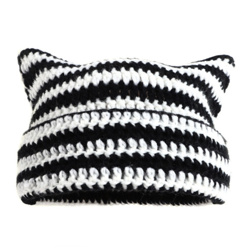 Verspielte Teufel Strickmütze Black+White 1