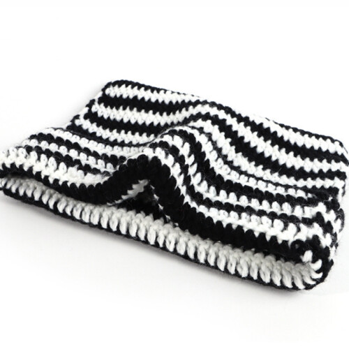 Verspielte Teufel Strickmütze Black+White 2