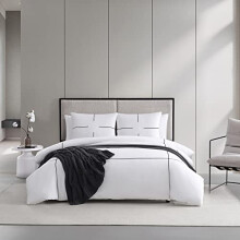 Vera Wang Reversible Cotton Bedding Set with Matching Shams, Designer Home DÃcor, Sateen 100%, Zig Zag White/Black, Queen