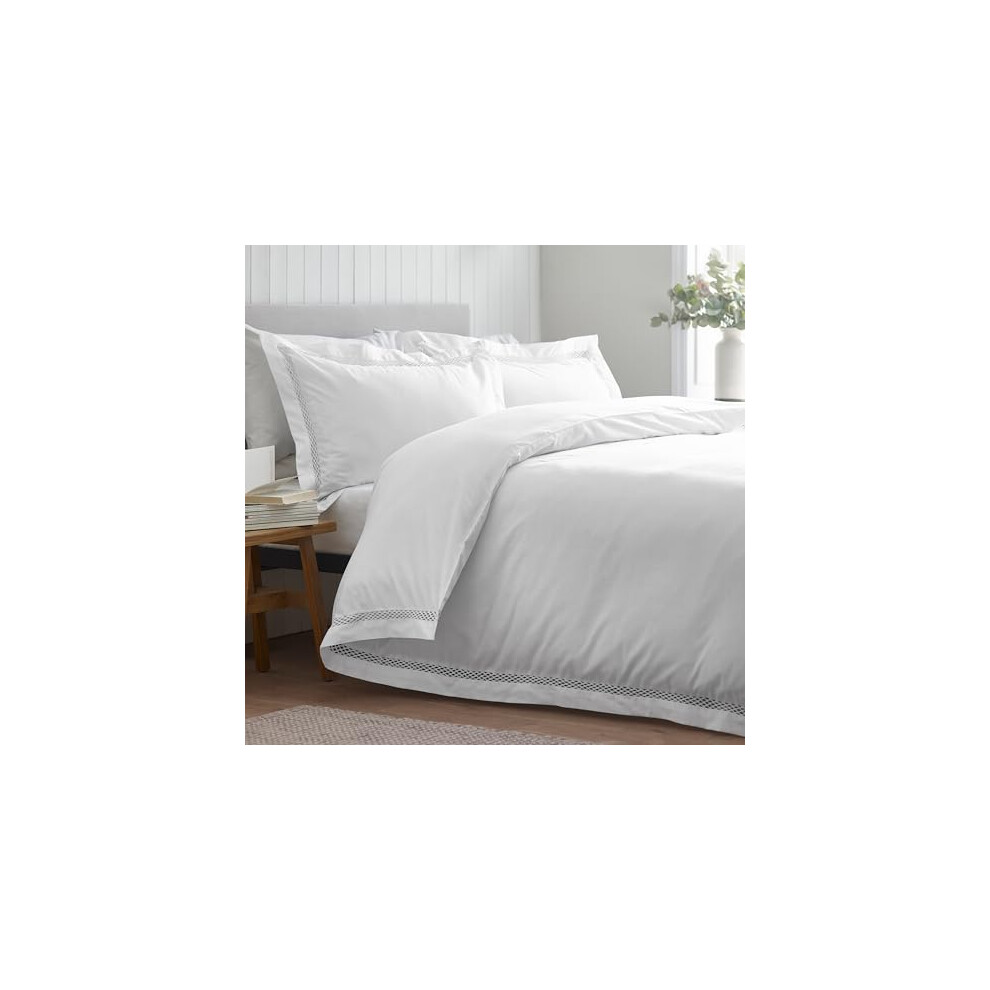 Catherine Lansfield Classic Lattice Lace Super King Duvet Cover Set with Pillowcases White - Image 2