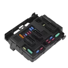 Engine Bay Fuses Box U118470003, for 206 207 307 406, C2 C5 S118470005K Vehicles
