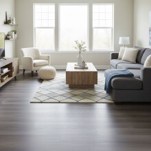 Zelfklevende PVC-vloer met houtlook, antislip en waterdicht.