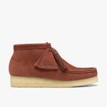 (Standard, 7.5 (Adults')) Wallabee Boot. Red Nubuck