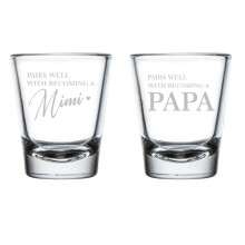 Set van 2 borrelglaasjes van 50 ml. Deze borrelglaasjes passen perfect bij de aankondiging van de zwangerschap en de baby van Mimi & Papa.