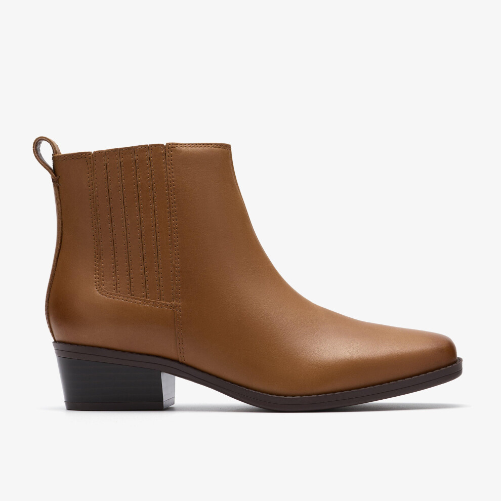 Clarks (Standard, 5.5 (Adults')) Danyelle Skip Tan Leather