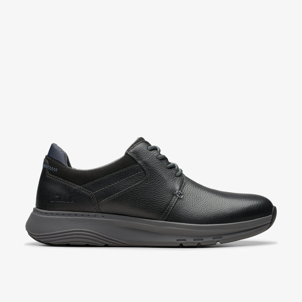 Clarks (Standard, 9.5 (Adults')) Motion Trek Pt Black Leather