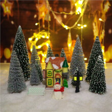 10X Árvore de Natal Pequenos Pinheiros Na Base de Madeira Decoração de Mesa para Casa