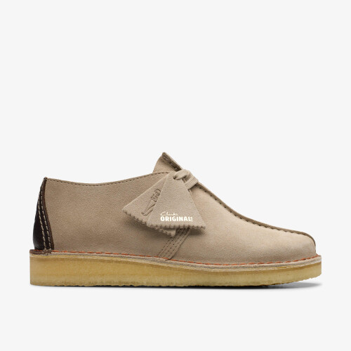 Clarks (Standard, 3.5 (Adults')) Desert Trek. Sand Suede