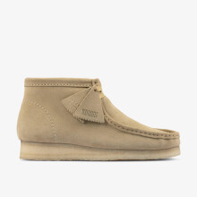 (Standard, 8.5 (Adults')) Wallabee Boot Maple Suede
