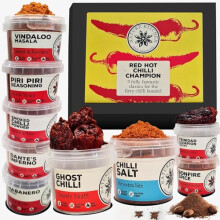 Nature Kitchen The Chilli Selection Gourmet Gift Set. 9X Spicy Chillies and Blends for Spicing Up Your Daily Dishes. Includes Ghost Chilli, Trinidad