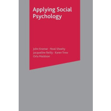 Applying Social Psychology by Orla Muldoon Paperback Book