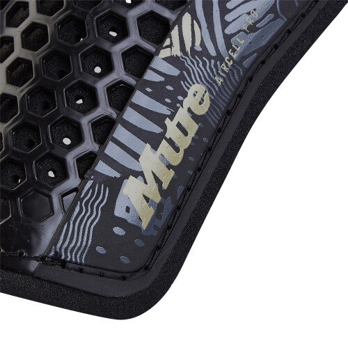 Mitre (M, Black/Gold) Mitre Pro Aircell Technology Shin Guards 2