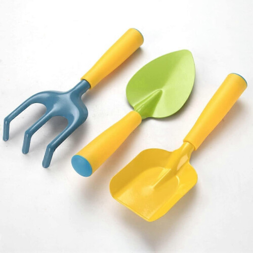 Set da gioco con sabbia in 3 pezzi, completo di paletta e annaffiatoio, ideale per giardino e sabbiera. 1