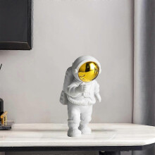 (Golden B) Gyllene Resin Astronaut Figurine Rymdraket Tema Fest Kontors Barnrumsdekor