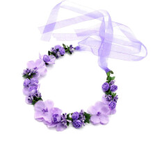 (Purple) Ghirlanda di fiori artificiali decorata con nastri, adatta a tutte le teste e occasioni.