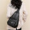 Bolsa transversal resistente e de grande capacidade, feita de material PU impermeável, com design multifuncional. 3