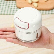 Compatibel met mini-handknoflookhakker, handmatige hakker en rasp. Zeer voordelige knoflookpers - 170 ml, witte kleur.
