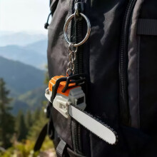 Μπρελόκ αλυσοπρίονου με πραγματική λεπίδα πριονιού κήπου – Μίνι εργαλείο
