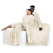 DecoKing 150 x 180 cm, TV microfibre cuddly blanket with sleeves and pockets, microfibre soft and fluffy fleece blanket, Microfibre, cream, 150 x 180