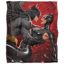 (147cm x 91cm, Multicoloured) Batman Batman & Catwoman Embrace Blanket