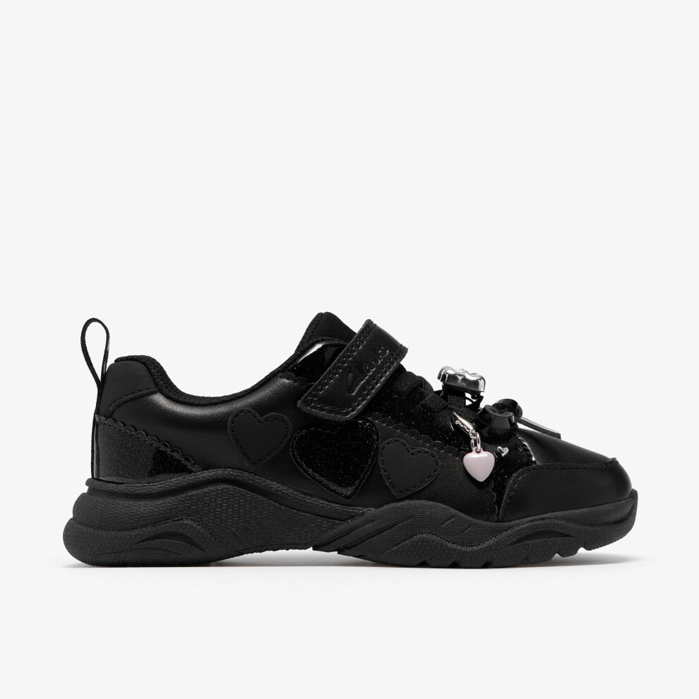 Clarks (Standard, 11.5 (Children's)) Feather Skip Kid Black Pat