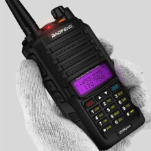 Baofeng UV-9R Plus 15W Dualband-VHF/UHF-Funkgerät (EU-Stecker)