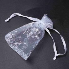 400 PCS Organza Wedding Gift Bags Drawstring Jewelry Pouch Bags Silver White Snowflakes Printed Sheer Party Favor Bags