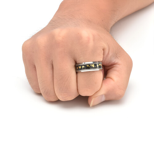 Βέρα Tioneer Tungsten Carbide σε Ασημί Μαύρη Λοξή Άκρη με Ένθετο Χρυσού σε Unisex 8 χιλ. με Δωρεάν 1