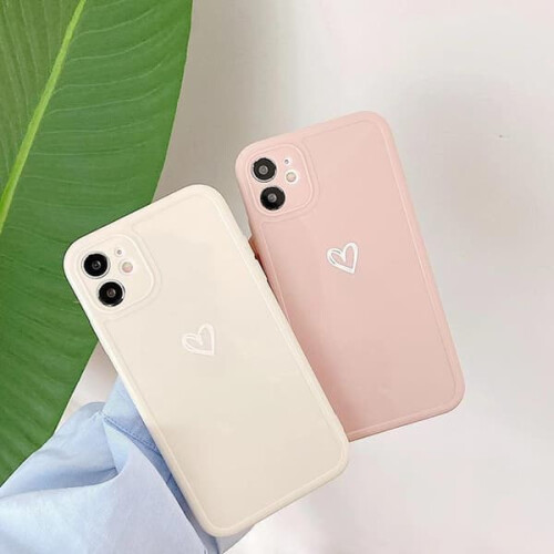 Ag luí le Cás iPhone13Pro Max le Croí Glas 1