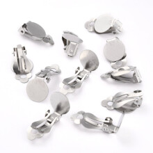 10 stuks 304 roestvrijstalen clipoorbelhouder met ronde platte pad. Platte ronde roestvrijstalen kleur. Afmetingen: 19,5 x 12 x 8,5 mm. Gat: 3,3 mm.
