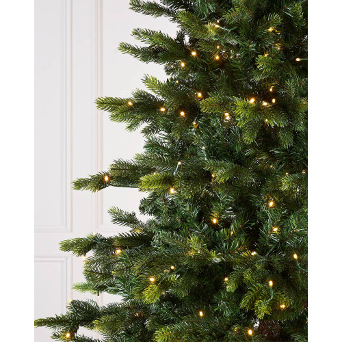 WeRChristmas 2250 Compact LED Light String 1