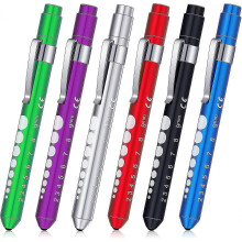 Lampe stylo médicale pour infirmières avec pupillomètre et clip de poche - Lampe torche LED réutilisable (Basic C)
