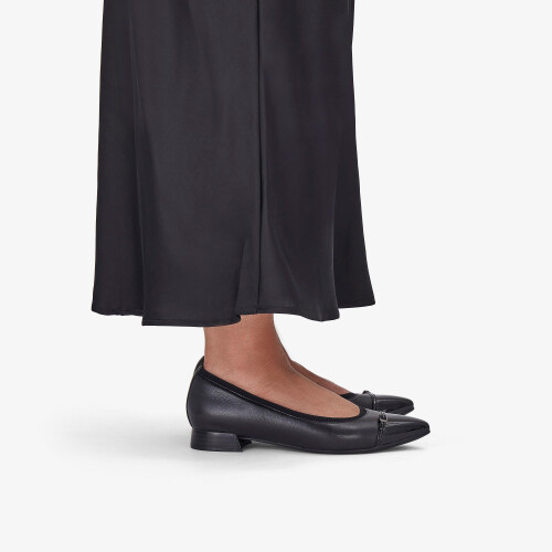 Clarks (Standard, 6.5 (Adults')) Natalyn Dusk Black Leather 1