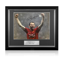 Ryan Giggs Signed Manchester United Football Photo: UCL Winner. Deluxe Frame