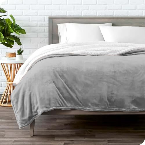 MOONLIGHT20015 Sherpa Fleece Silver Blanket King Size - Microfiber Solid Blankets for Bed - Fluffy & Soft Warm Thick Throws for Sofas and Couch 1
