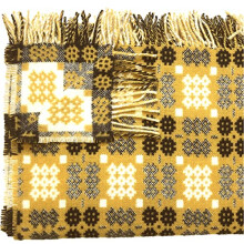 Cadwyn Gold Colour Welsh Tapestry Woollen Throw. Traditional Carthen Welsh Blanket - Caernarfon pattern. Finished with fringing.