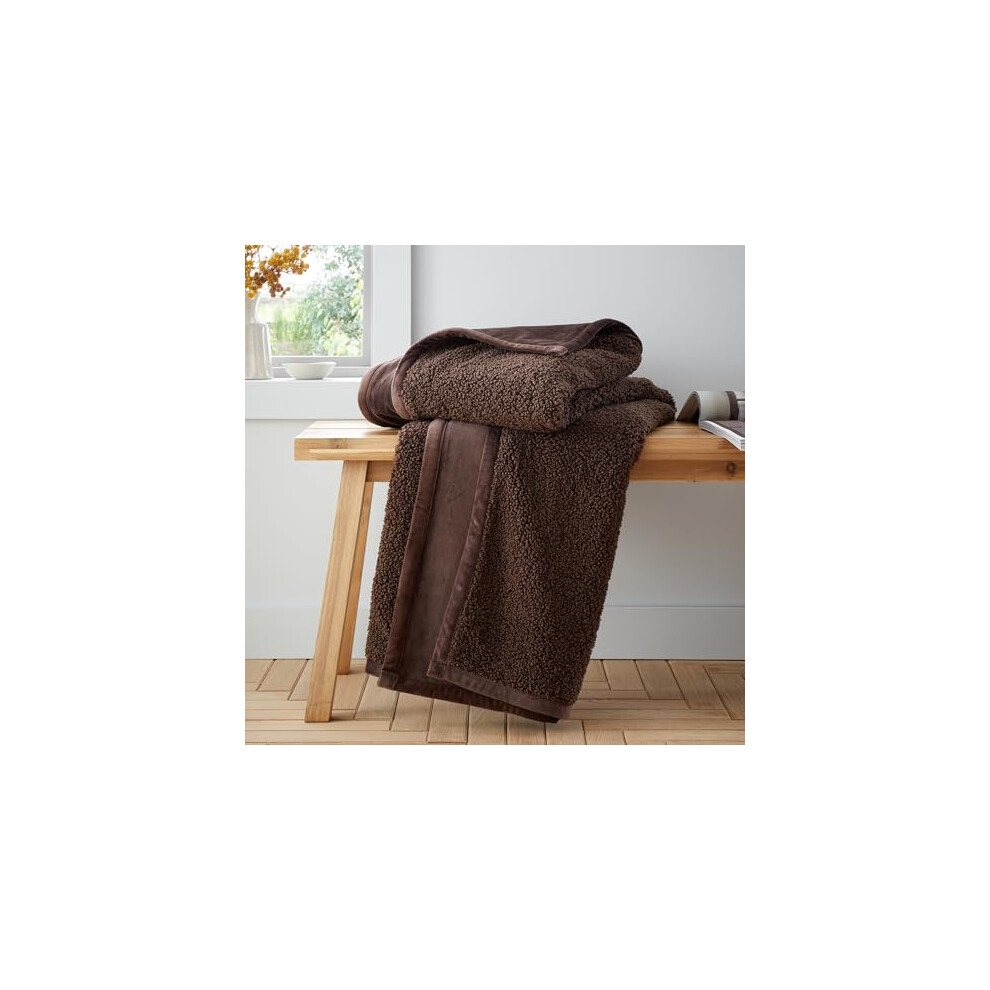 Catherine Lansfield So Soft Velvet Boucle 130x170 cm Blanket Throw Chocolate - Image 2