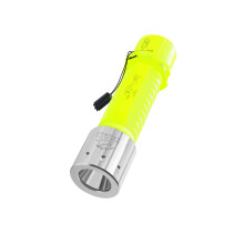 Professional 700 Lumen Diving Flashlight Bright Submarine Light Scuba Safety Lights Waterproof Underwater Torch for Outdoor Under Water Sports