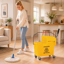 HOMCOM 20L Compact Mop Bucket with Wringer on Wheels Yellow