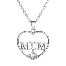 Moederdagcadeau voor mama: opengewerkte diamanten hartketting met accessoires