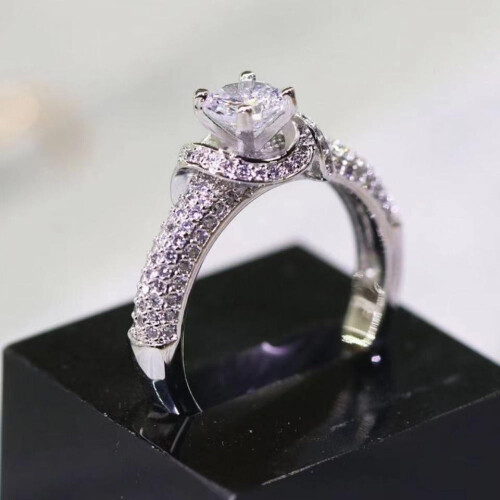 Moissanite Flower Ring 0.8 Karat 925 Sterling Silver 1