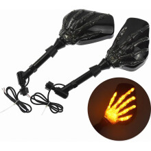 Rétroviseurs avec clignotants LED intégrés en forme de griffe squelette. Compatibles avec les motos à filetage 8 mm et 10 mm. Design britannique.