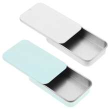Lot de 2 petites mangeoires métalliques pour oiseaux, idéales pour l'entraînement en extérieur. Couleurs assorties. Dimensions : 6 x 3,5 cm.