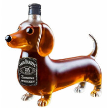 Einzigartiger Weindekanter mit abgenutztem Whiskyflaschen-Design